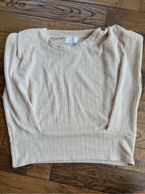 Beige Ribbed Shoulder Pad Top Women’s Large Sage The Label Casual Chic